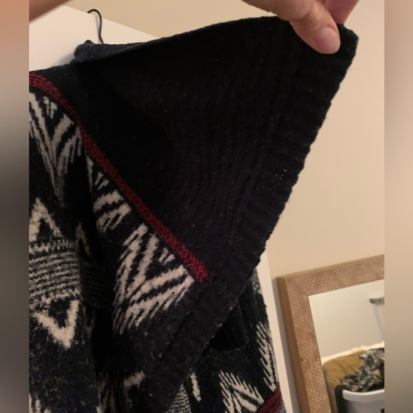 A & F Medium cozy sweater - Picture 3 of 3